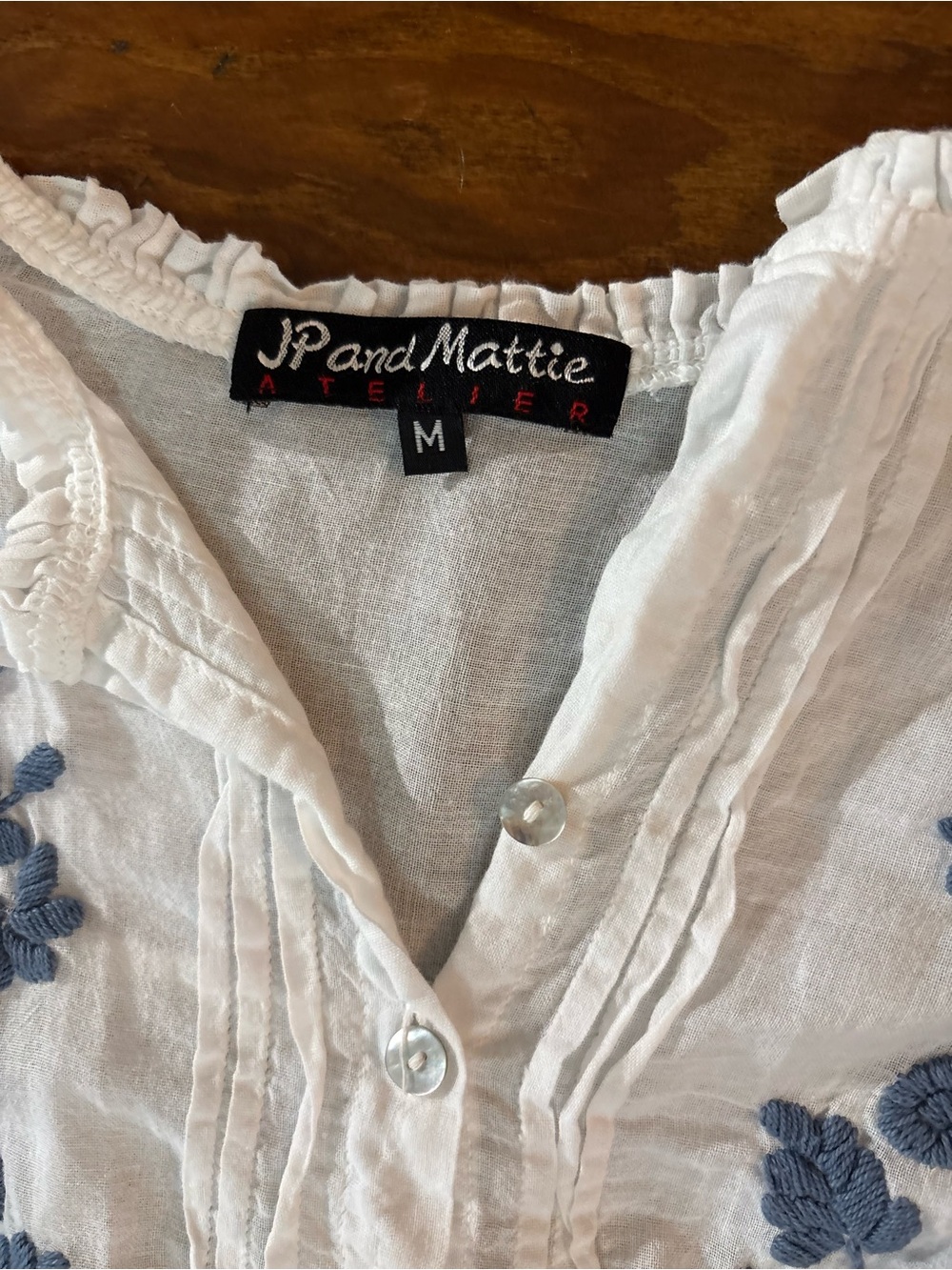 Sundance JP and Mattie white blue embroidered long sleeve top shirt size M - Picture 4 of 5